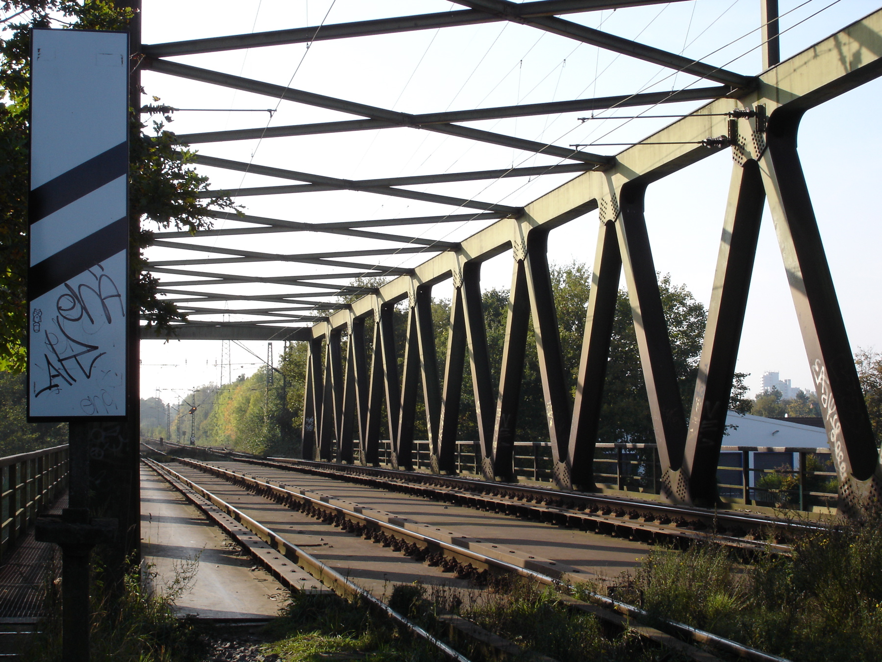 Eisenbahnbrücke über den Kanal
